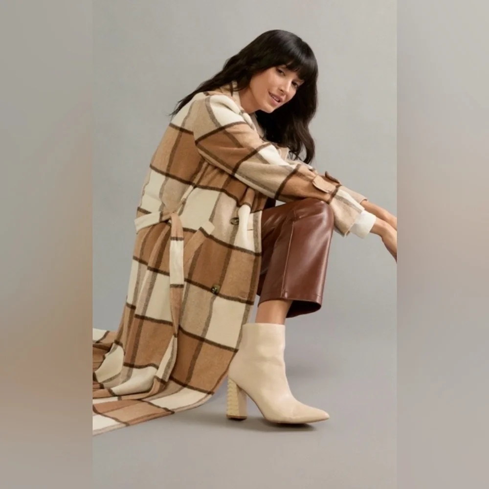 Francesca's Collections Tan and White Trench Coat - Picture 3 of 6